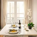 Louvre - Premium For 4 * 파리