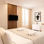 Louvre - Premium For 4 * 파리