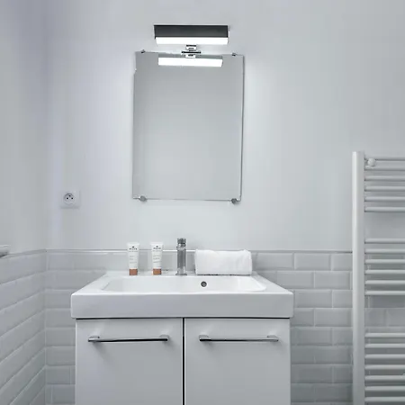 Unique Flat Near Louvre & Palais Royal Апартаменты Париж