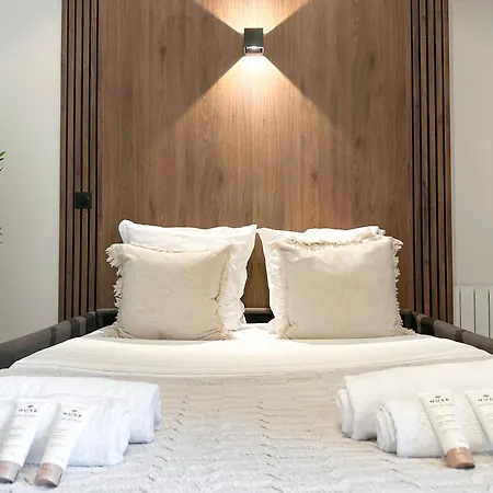Unique Flat Near Louvre & Palais Royal * Париж