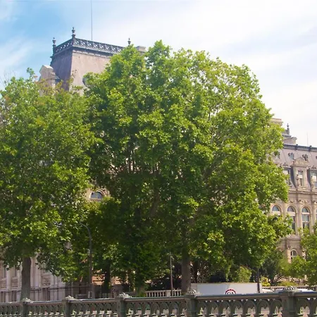 Unique Flat Near Louvre & Palais Royal *