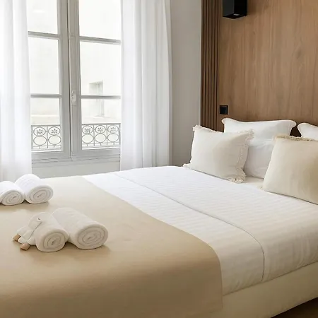 Louvre - Premium For 4