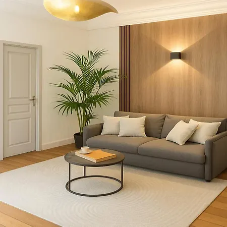 Louvre - Premium For 4 *