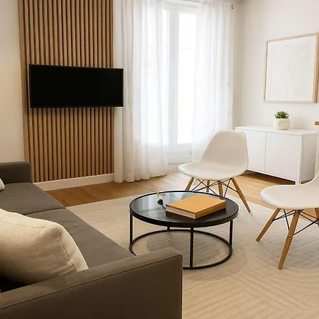 Louvre - Premium For 4