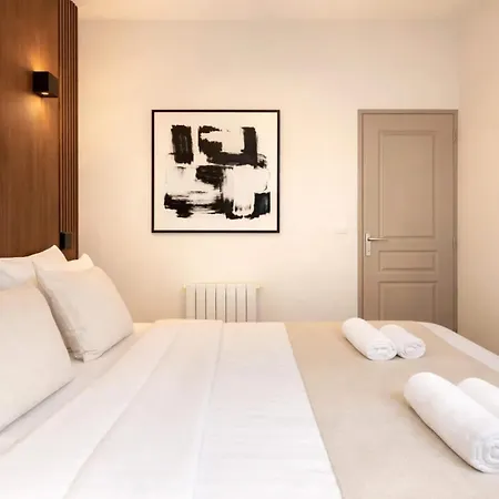 Louvre - Premium For 4 Apartment *