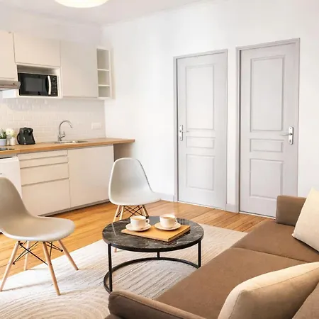 Louvre - Premium For 4 * Paris