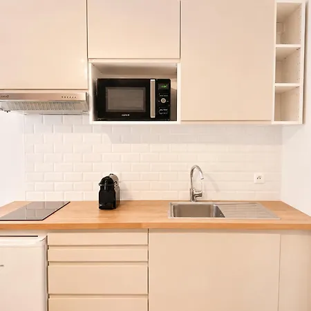 Louvre - Premium For 4 Apartman